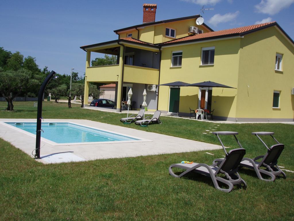 Villanova Apartments Пореч Екстер'єр фото