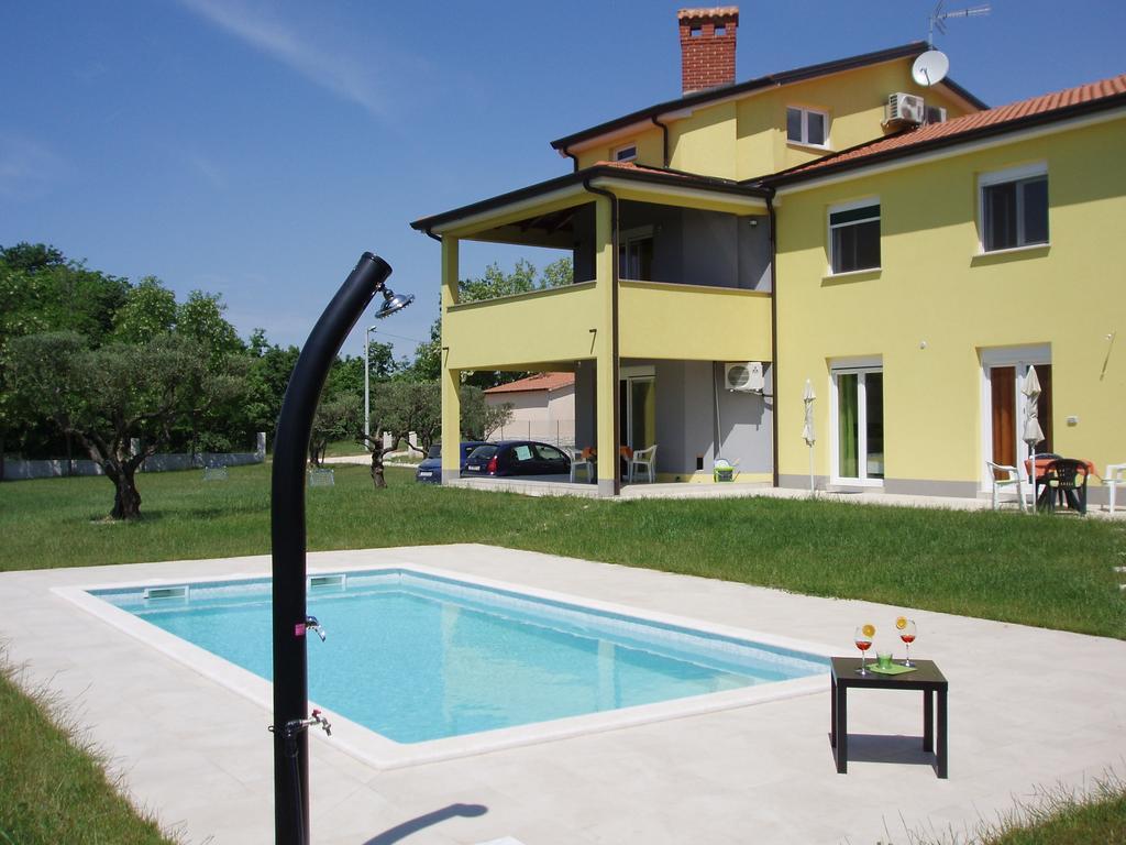Villanova Apartments Пореч Екстер'єр фото